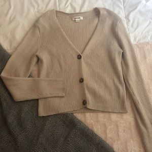 **Cropped Button-up Sweater**